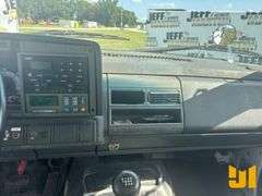 1999 GMC 6500 S/A HOT WATER PRESSURE WASHER TRUCK VIN: 1GDJ7H1C7XJ507971