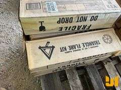 UNUSED TRIANGLE FLARE KITS