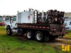 2010 INTERNATIONAL 7400 SBA T/A FUEL & LUBE TRUCK VIN: 1HTWGAAT8AJ214575