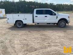 2019 FORD F350XL SD S/A UTILITY TRUCK VIN: 1FD8W3H63KEC44593