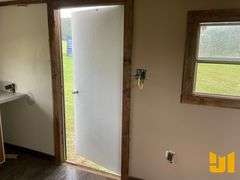 20’6”L X 8’6”W LIVING QUARTERS