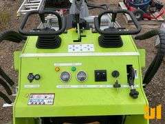 UNUSED 2025.5 LANDHERO LDH-T460 STAND ON MULTI TERRAIN LOADER SN: 25010608010YM