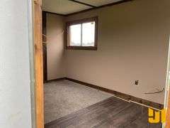 20’6”L X 8’6”W LIVING QUARTERS