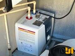 ENCLOSED TRAILER 5'X10'