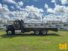 2015 PETERBILT 348 TANDEM AXLE ROLLBACK TRUCK VIN: 2NP3LJ0X8FM278365