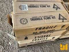 UNUSED TRIANGLE FLARE KITS