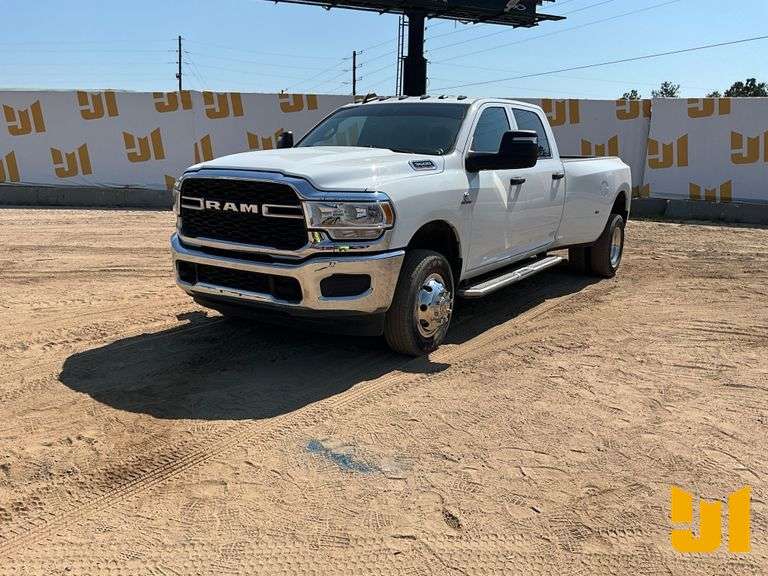 2023 RAM 3500HD CREW CAB 4X4 PICKUP VIN: 3C63RRGL1PG596353