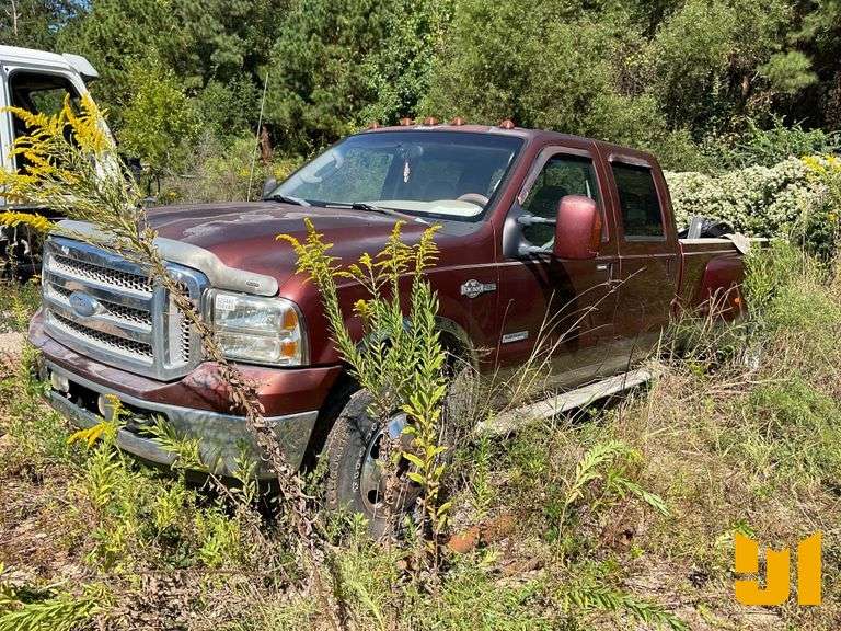 2005 FORD F-350SD LARIAT KING RANCH CREW CAB 1 TON DRW 4X4 PICKUP VIN: 1FTWW33P55EB20843