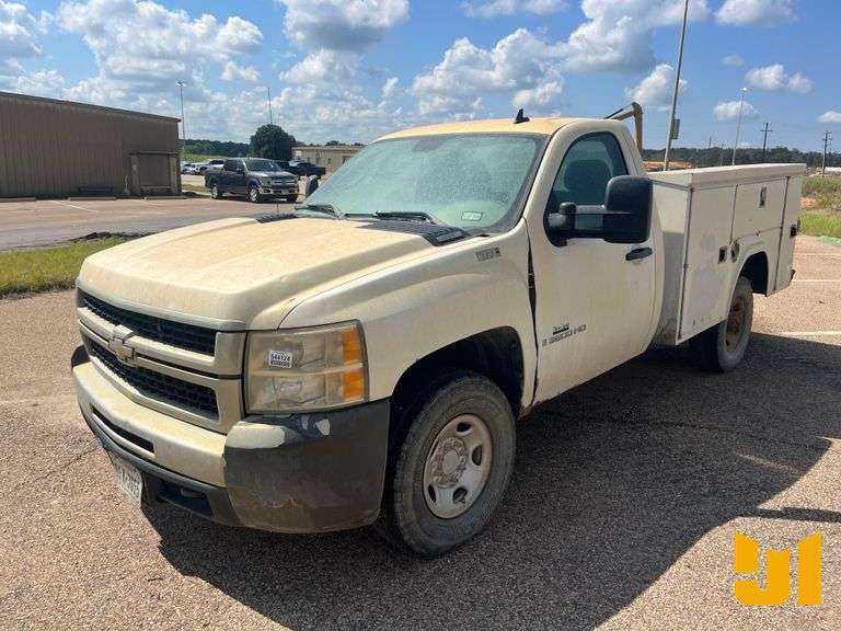 2009 CHEVROLET SILVERADO 3500 HD 4X4 S/A UTILITY TRUCK VIN: 1GBHK74K29E132070