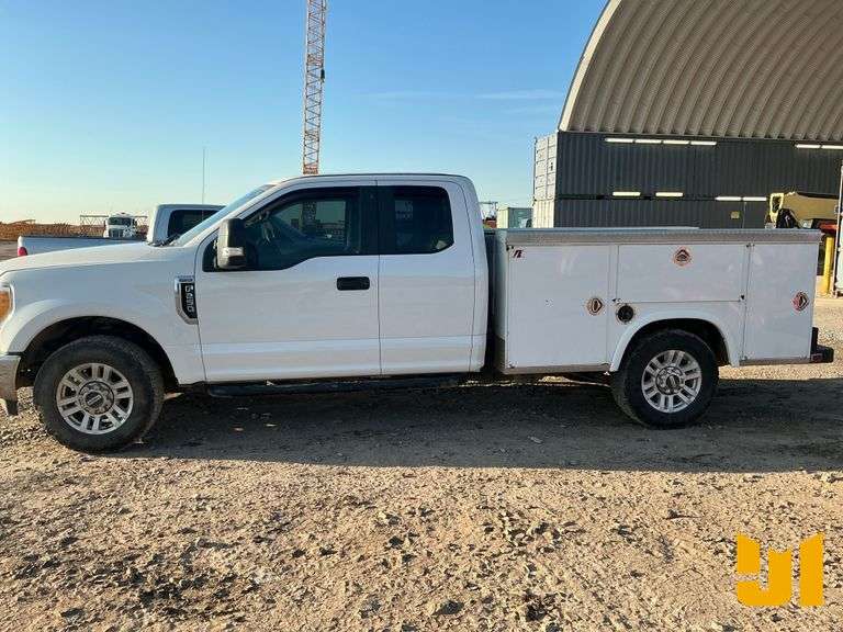 2017 FORD F-250 EXTENDED CAB 4X2 PICKUP VIN: 1FD7X2A64HEF00956