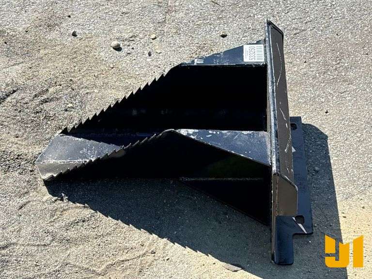 UNUSED KC MINI UNIVERSAL ATTACH TREE SPADE