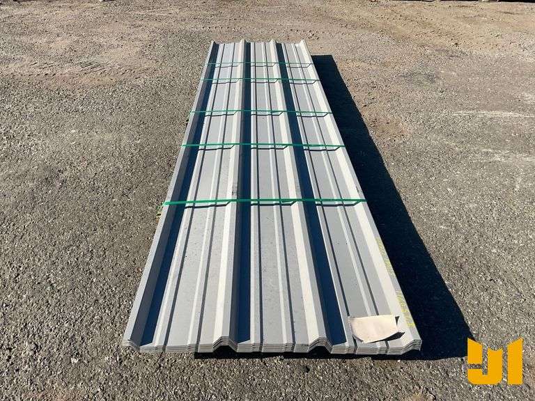 UNUSED 28 GAUGE PAINTED R PANELS, 12' X 36"