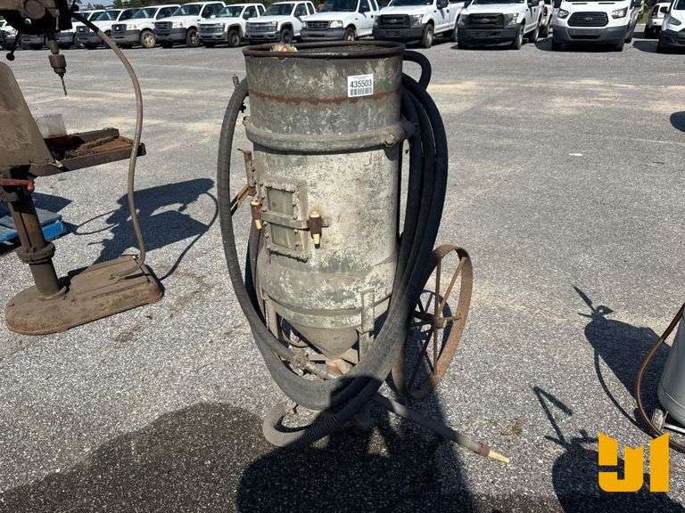 PORTABLE SAND BLASTER