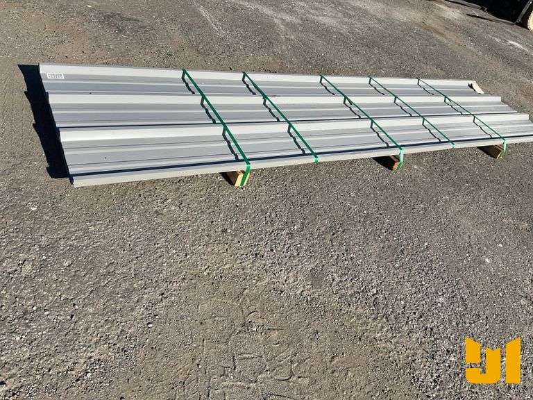 UNUSED 28 GAUGE PAINTED R PANELS, 12' X 36"