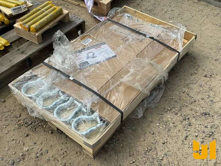 UNUSED PALLET OF 4.75-12T ANCHOR SHACKLES