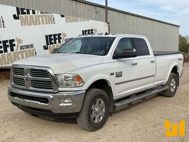 2017 RAM 3500 CREW CAB 4X4 PICKUP VIN: 3C63R3HJ6HG646885