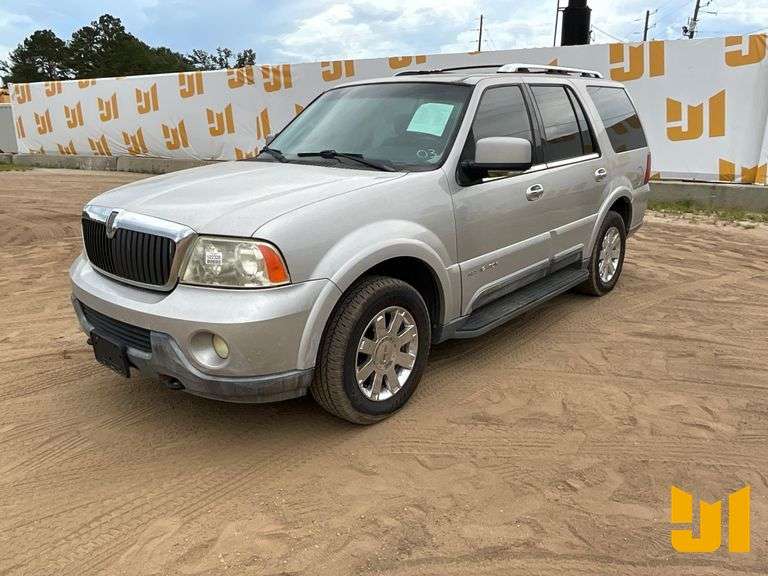 2003 LINCOLN NAVIGATOR VIN: 5LMFU27R33LJ02841 2WD