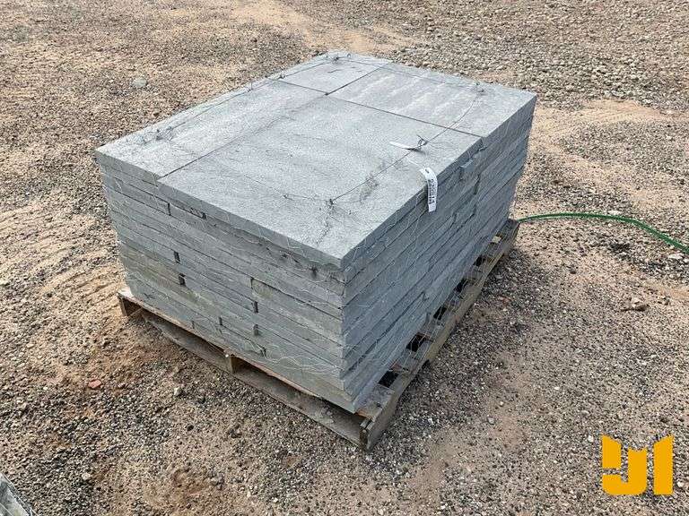 PALLET OF BLUE STONE PATIO KIT 1.5”