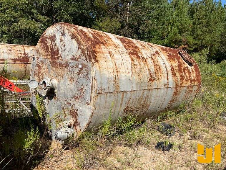 STEEL FUEL STORAGE TANK