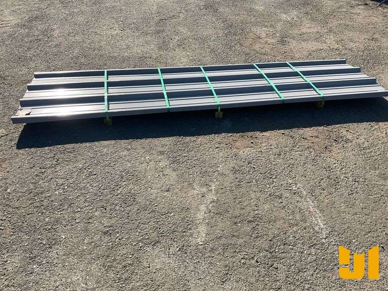 UNUSED 28 GAUGE PAINTED R PANELS, 12' X 36"