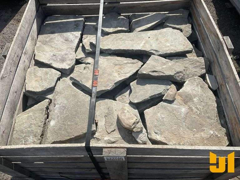 PALLET OF BLUE STONE FLATTS