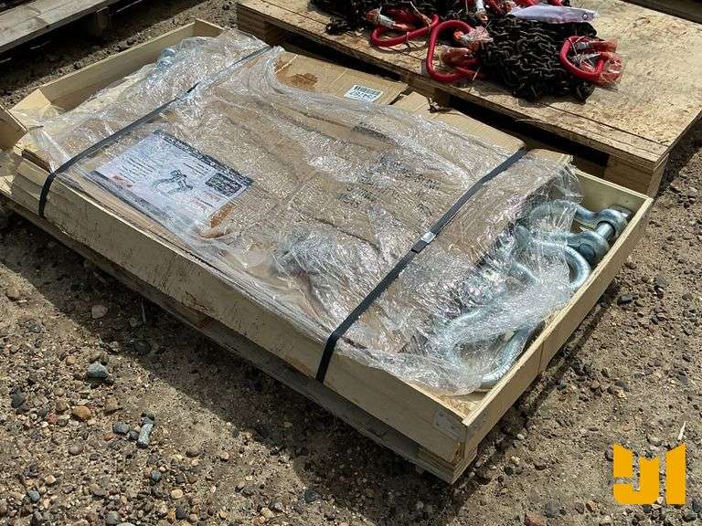 UNUSED PALLET OF 4.75-12T ANCHOR SHACKLES
