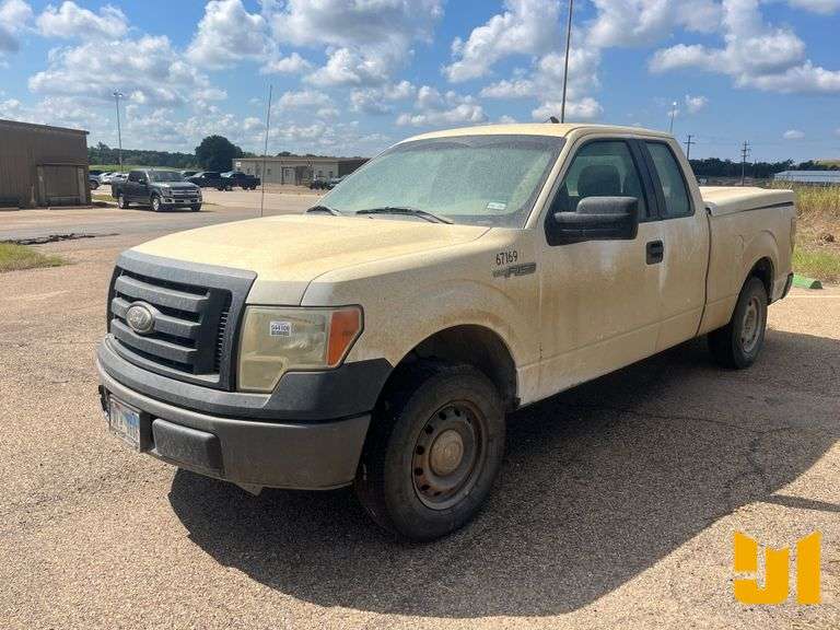 2010 FORD F-150 XL EXTENDED CAB 4X2 PICKUP VIN: 1FTEX1C88AKE21799