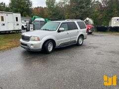 2004 LINCOLN NAVIGATOR VIN: 5LMFU28R14LJ28905 AWD
