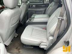 2004 LINCOLN NAVIGATOR VIN: 5LMFU28R14LJ28905 AWD