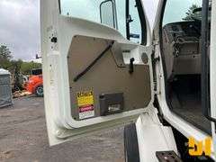 2001 STERLING TRUCK L7500 S/A VAC VIN: 2FZAA0AK51AF13774