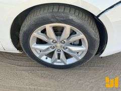 2017 CHEVROLET IMPALA LT VIN: 2G1105SA6H9102470