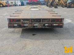 2000 WILSON TRAILER CO. WILSON TRAILER CO. FOLDING TAIL TRAILER VIN: 1W1AFK6B0YK231431