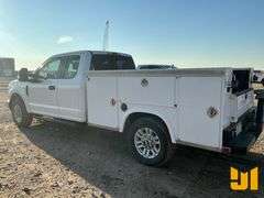 2017 FORD F-250 EXTENDED CAB 4X2 PICKUP VIN: 1FD7X2A64HEF00956