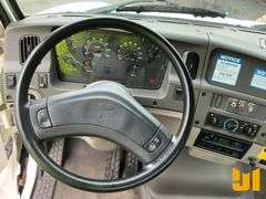 2001 STERLING TRUCK L7500 S/A VAC VIN: 2FZAA0AK51AF13774