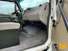 2001 STERLING TRUCK L7500 S/A VAC VIN: 2FZAA0AK51AF13774