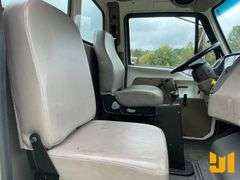 2001 STERLING TRUCK L7500 S/A VAC VIN: 2FZAA0AK51AF13774