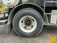 2001 STERLING TRUCK L7500 S/A VAC VIN: 2FZAA0AK51AF13774