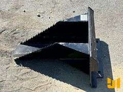 UNUSED KC MINI UNIVERSAL ATTACH TREE SPADE