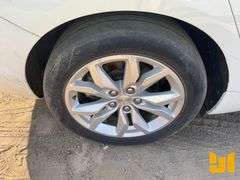 2017 CHEVROLET IMPALA LT VIN: 2G1105SA6H9102470