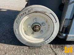 SKYJACK SJ-3219 19FT SCISSOR LIFT SN: 22046408