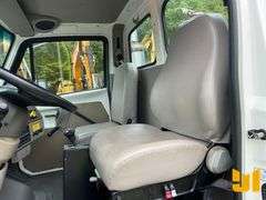 2001 STERLING TRUCK L7500 S/A VAC VIN: 2FZAA0AK51AF13774