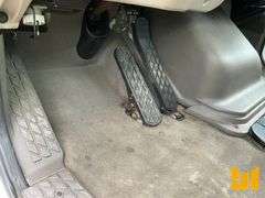 2001 STERLING TRUCK L7500 S/A VAC VIN: 2FZAA0AK51AF13774