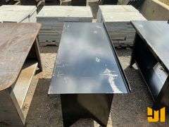 UNUSED KC 60" WORK BENCH