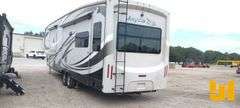 2016 JAYCO PINNACLE 36FBTS FIFTH WHEEL CAMPER VIN: 1UJCJ0BV1G1RL0240
