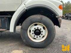 2001 STERLING TRUCK L7500 S/A VAC VIN: 2FZAA0AK51AF13774