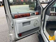 2004 LINCOLN NAVIGATOR VIN: 5LMFU28R14LJ28905 AWD