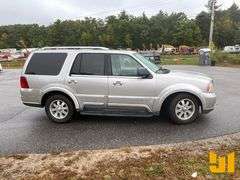 2004 LINCOLN NAVIGATOR VIN: 5LMFU28R14LJ28905 AWD