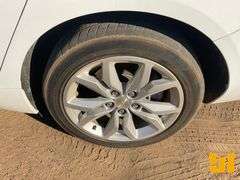 2017 CHEVROLET IMPALA LT VIN: 2G1105SA6H9102470