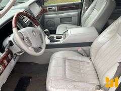 2004 LINCOLN NAVIGATOR VIN: 5LMFU28R14LJ28905 AWD
