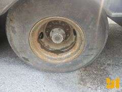 2000 WILSON TRAILER CO. WILSON TRAILER CO. FOLDING TAIL TRAILER VIN: 1W1AFK6B0YK231431